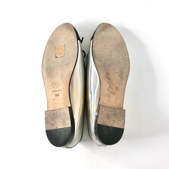 Chanel CC Logo Iridescent Patent Cap Toe Ballerina
Flats 36 - Picture 7 of 10